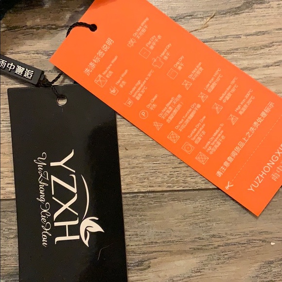 Dress - Picture 5 of 7